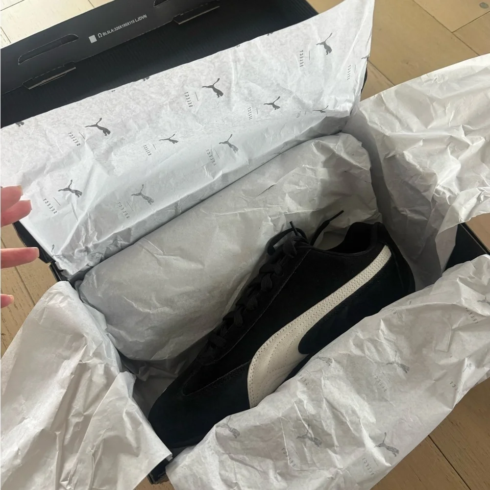 Puma Black and Cream Men's Sneakers - Picture 4 of 5